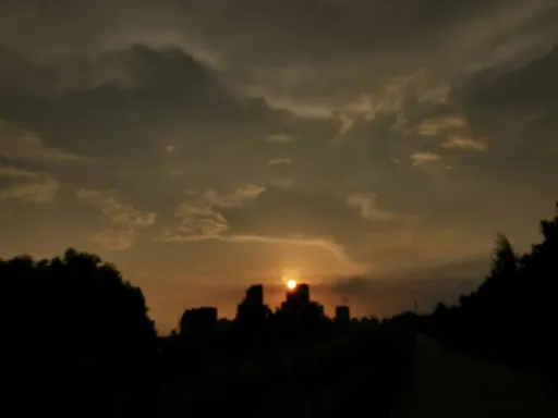 海边日出:希望与力量的象征 第1张 海边日出:希望与力量的象征 第1张